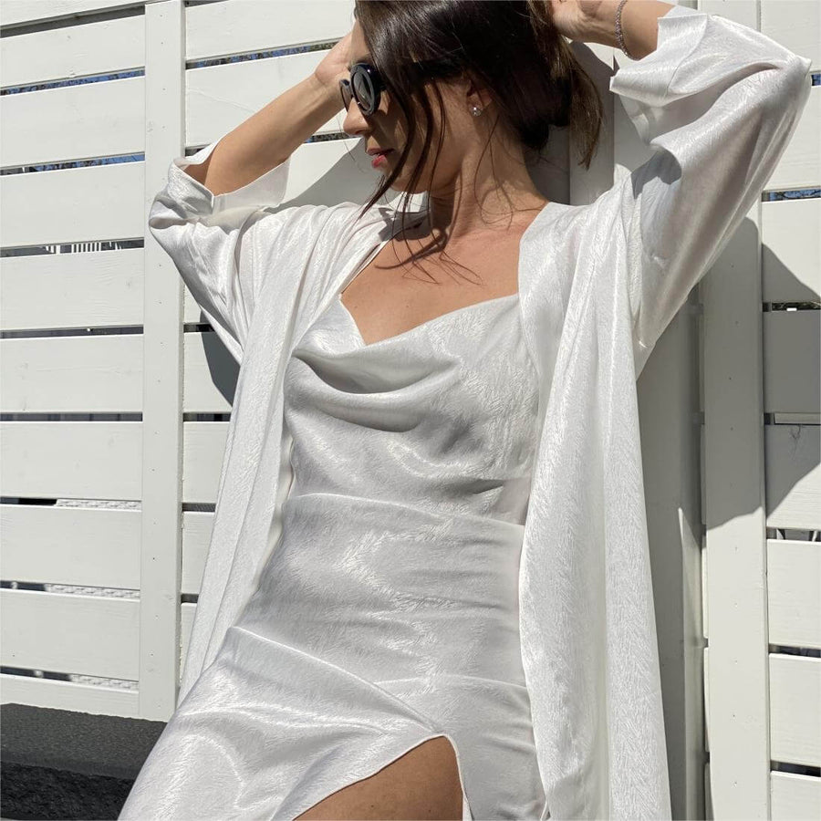 What to Wear with a Modern Kimonoulivary Silk Robe