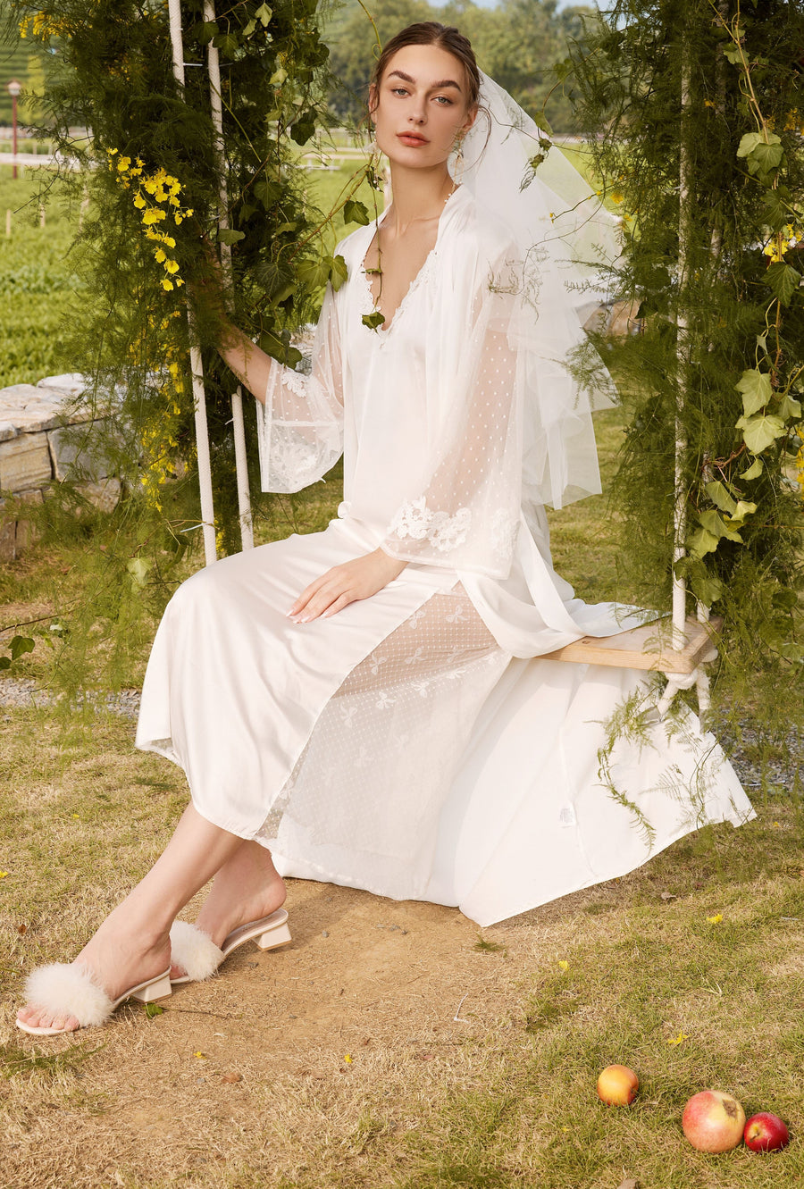 Enveloped in Elegance: Ulivary for Your Unforgettable Wedding Dayulivary Silk Robe