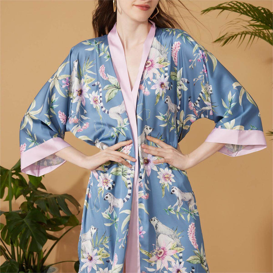 Tips for Looking Glamorous and Stylish on the Beachulivary Silk Robe