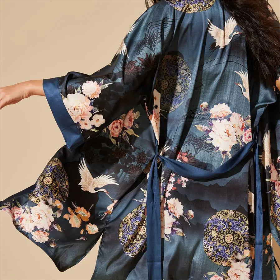How to Pick A Women's Dressing Gown For Yourselfulivary Silk Robe