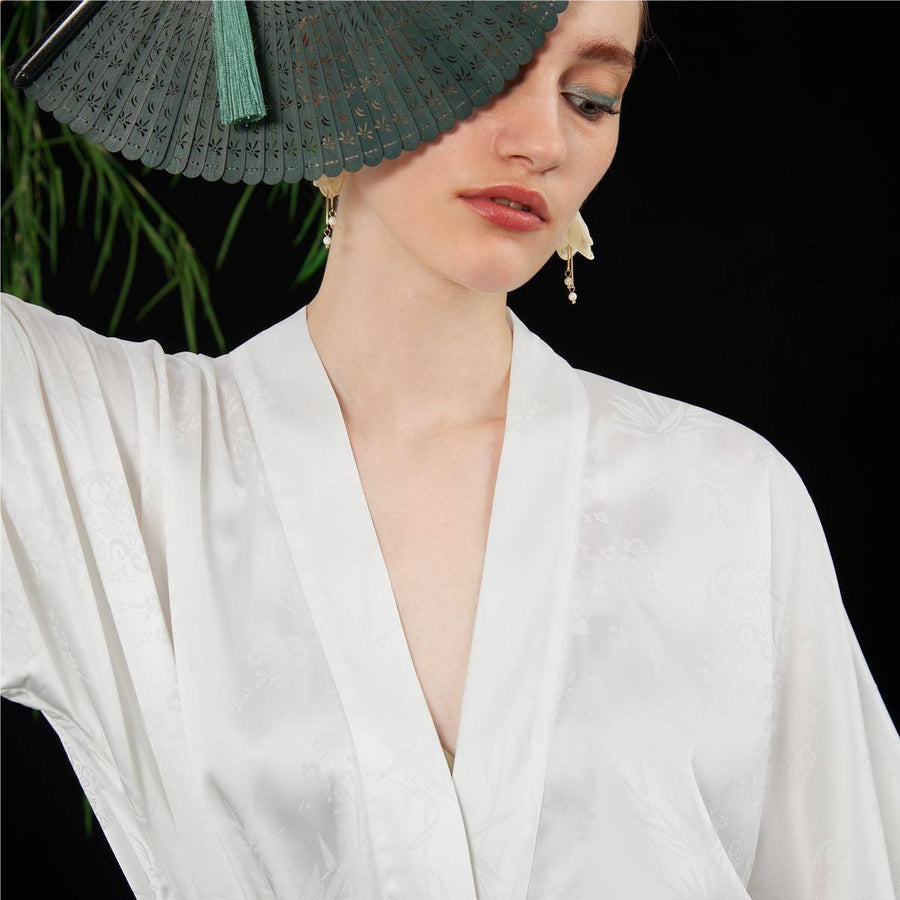 The Essence of Mid-Autumn Festival: Ulivary's Aesthetic Connectionulivary Silk Robe