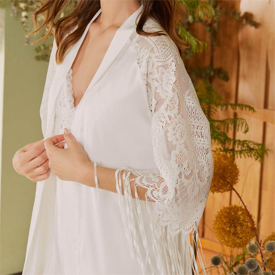 The Versatility of the Lace Kimonoulivary Silk Robe