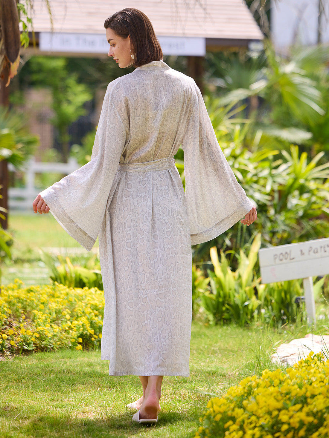 Ivory Textured Long Kimono Robe
