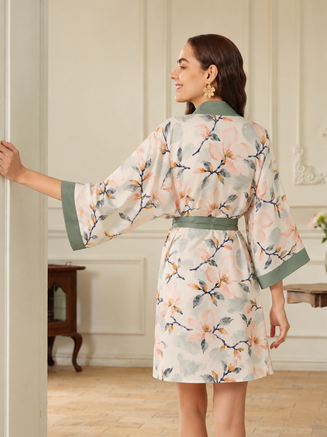 Soft Magnolia Short Robe with Pockets