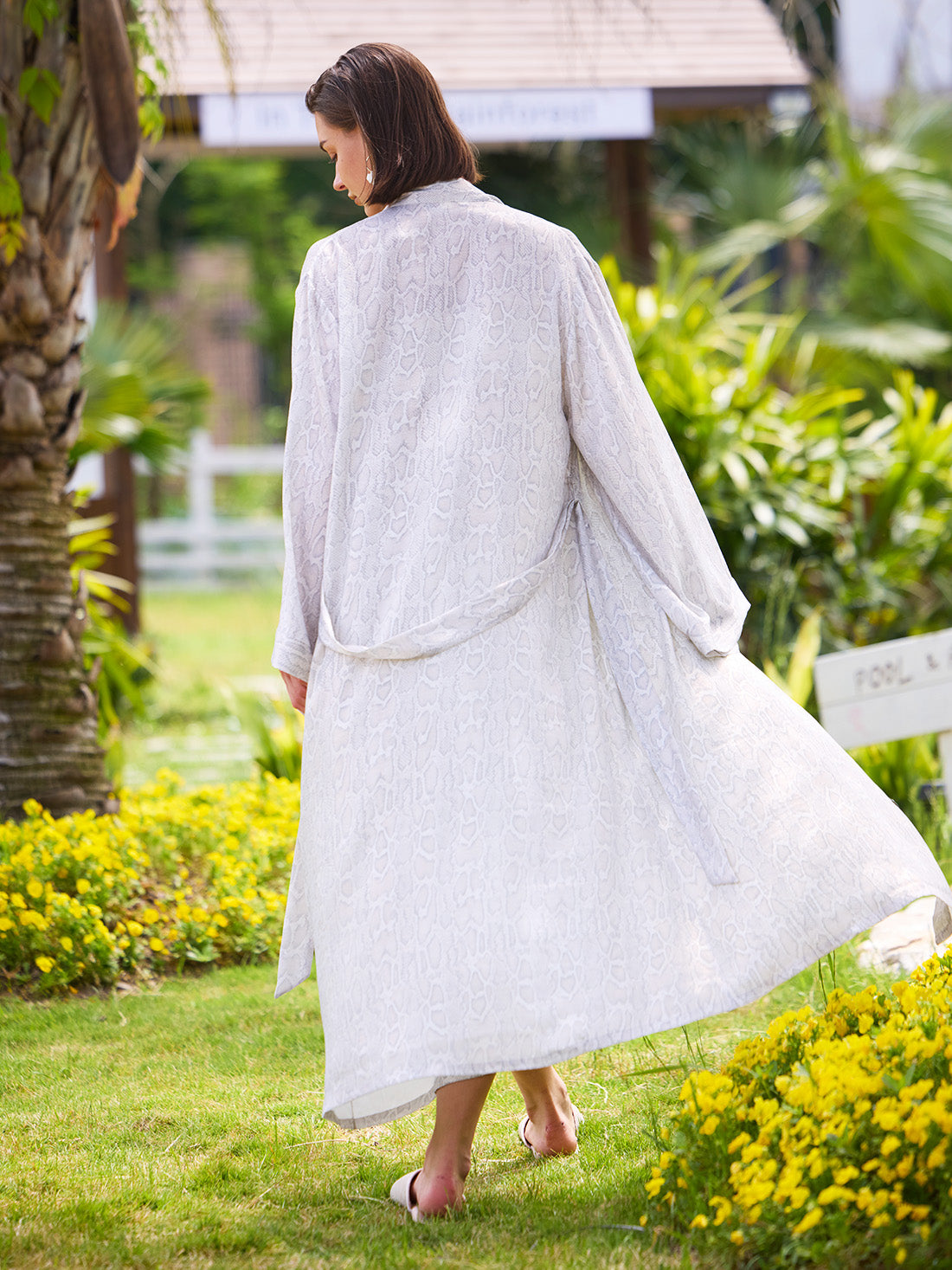 Ivory Textured Long Kimono Robe