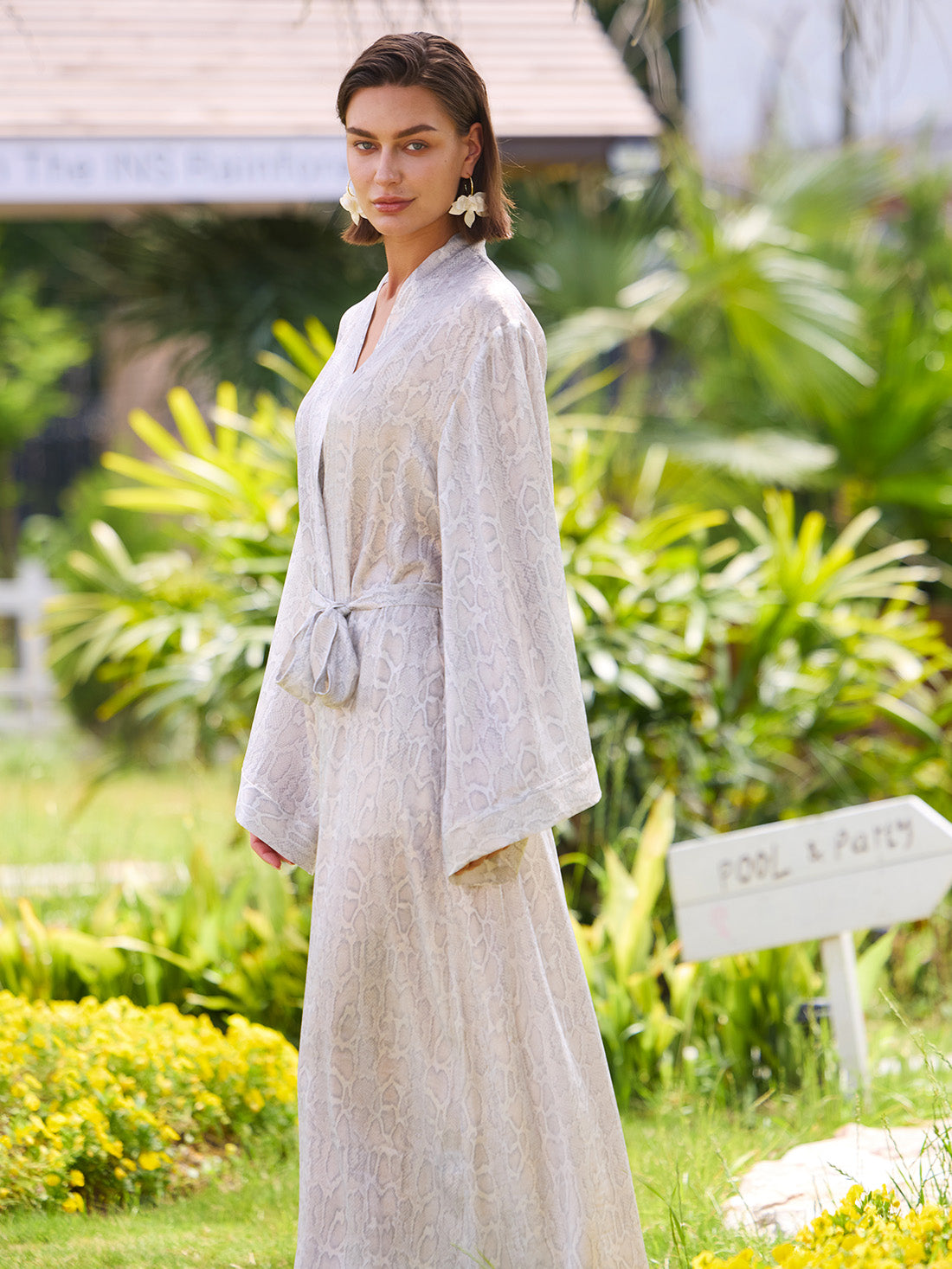 Ivory Textured Long Kimono Robe