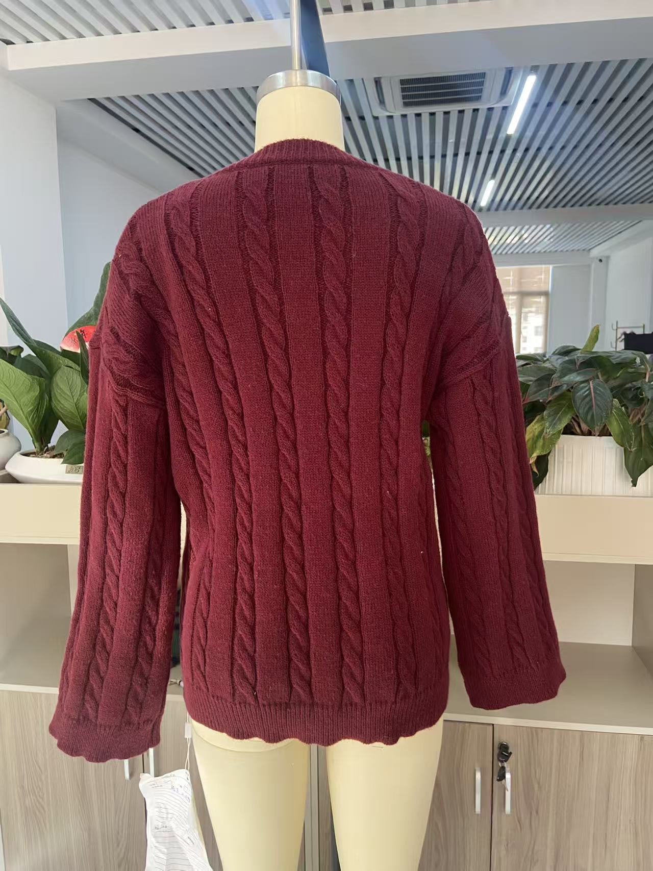 Women's V-Neck Cable Knit Sweater, Burgundy Relaxed Fit Pullover with Long Wide Sleeves