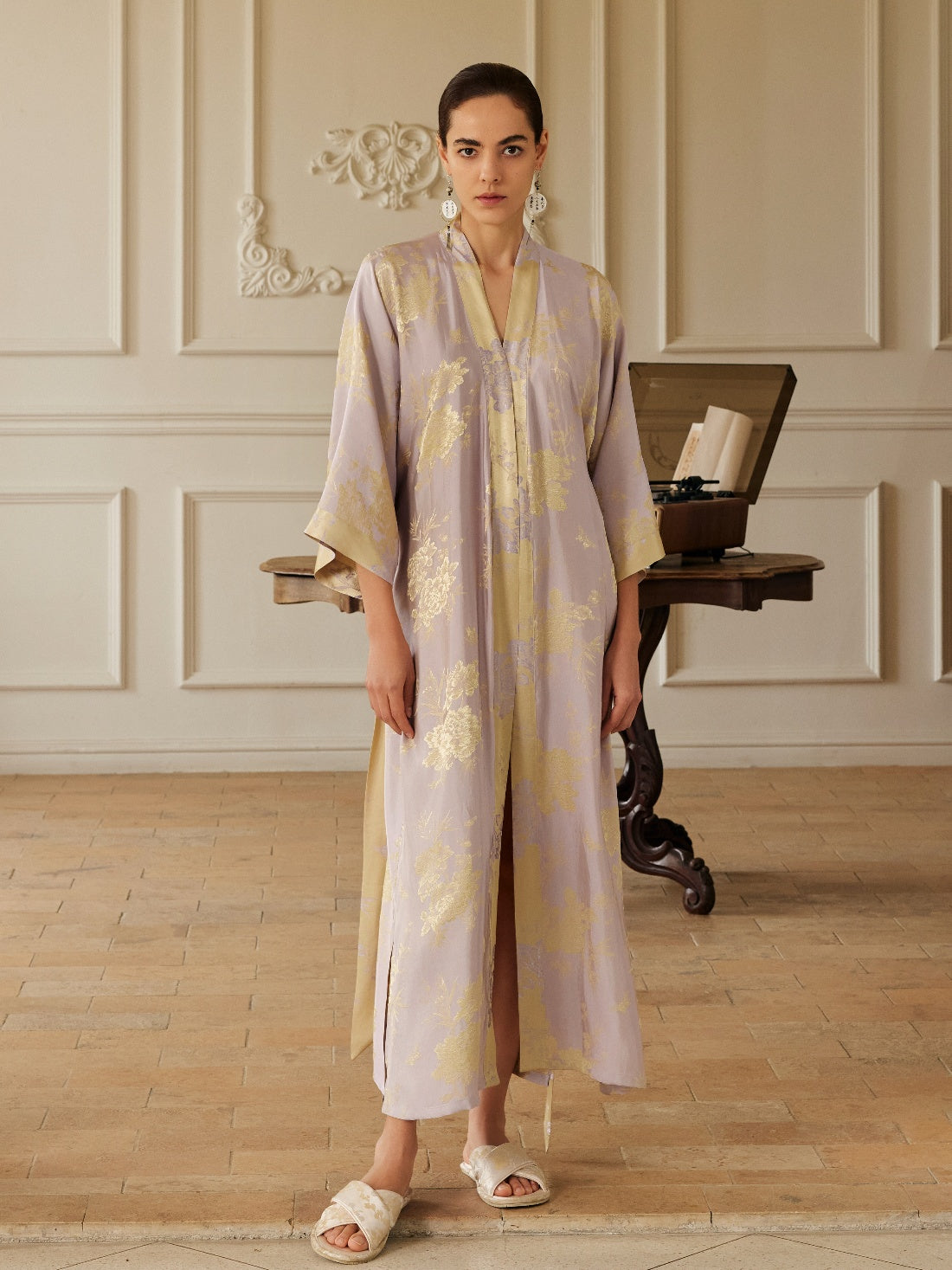 Reversible Lavender & Gold Jacquard Kimono Robe