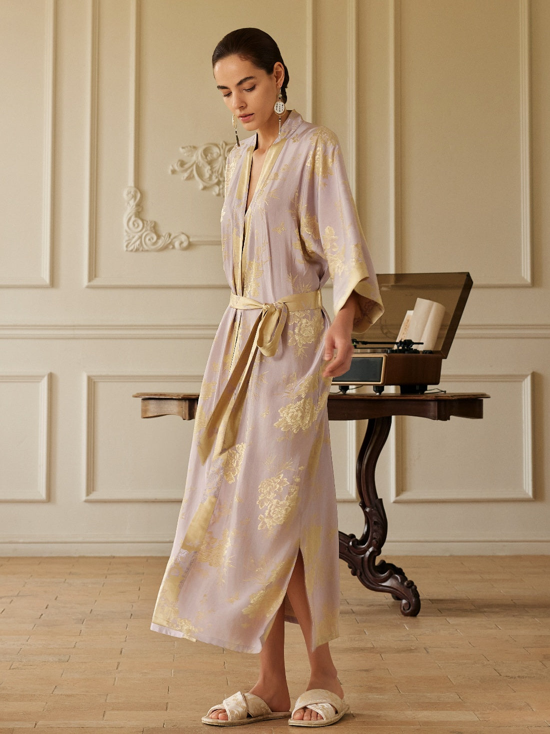 Reversible Lavender & Gold Jacquard Kimono Robe