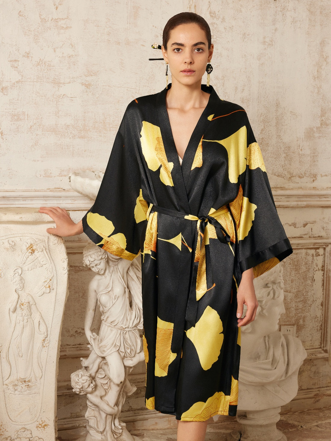 Yellow Ginkgo Leaf Print Black Kimono Robe