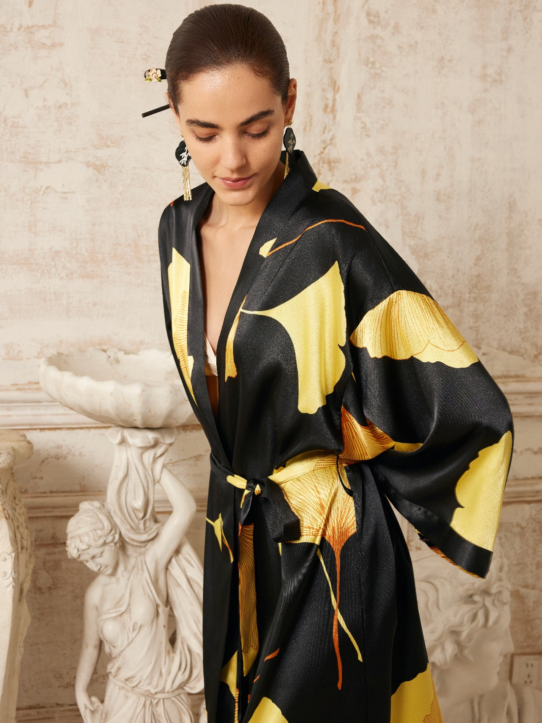 Yellow Ginkgo Leaf Print Black Kimono Robe