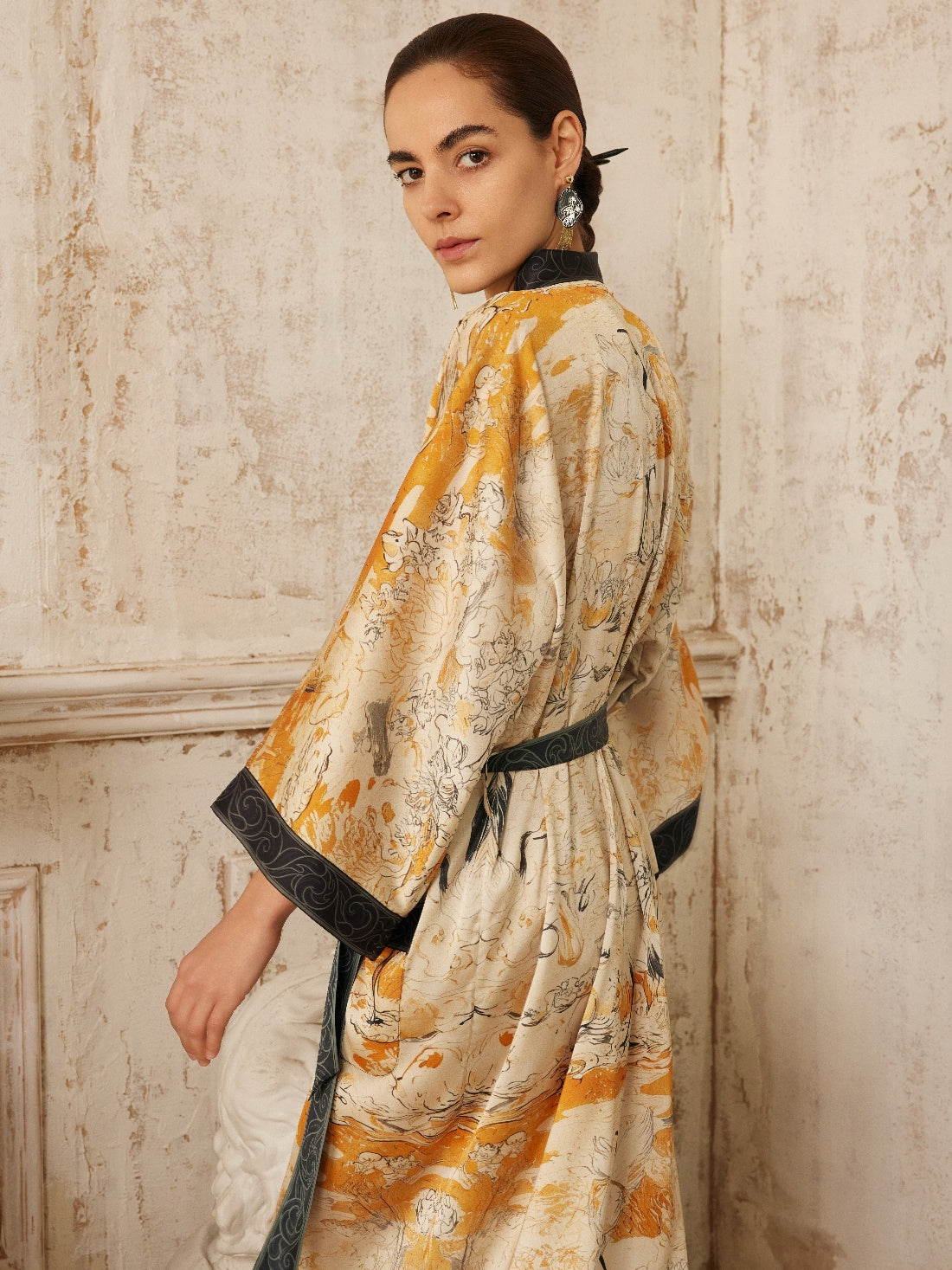Elegant Yellow Crane & Lotus Kimono Robe with Pockets