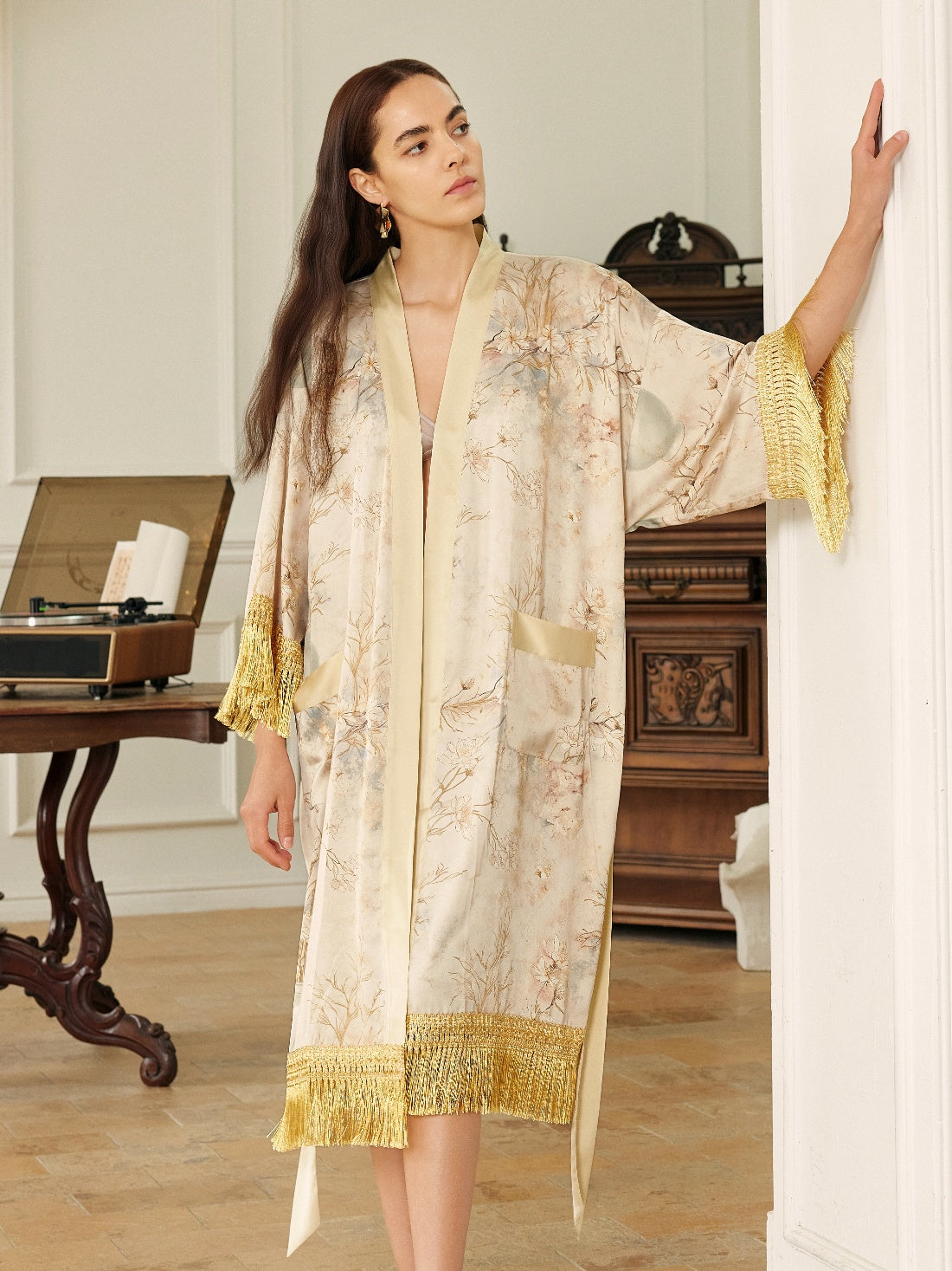 Gold Eastern Floral Vase Kimono Robe with Pockets