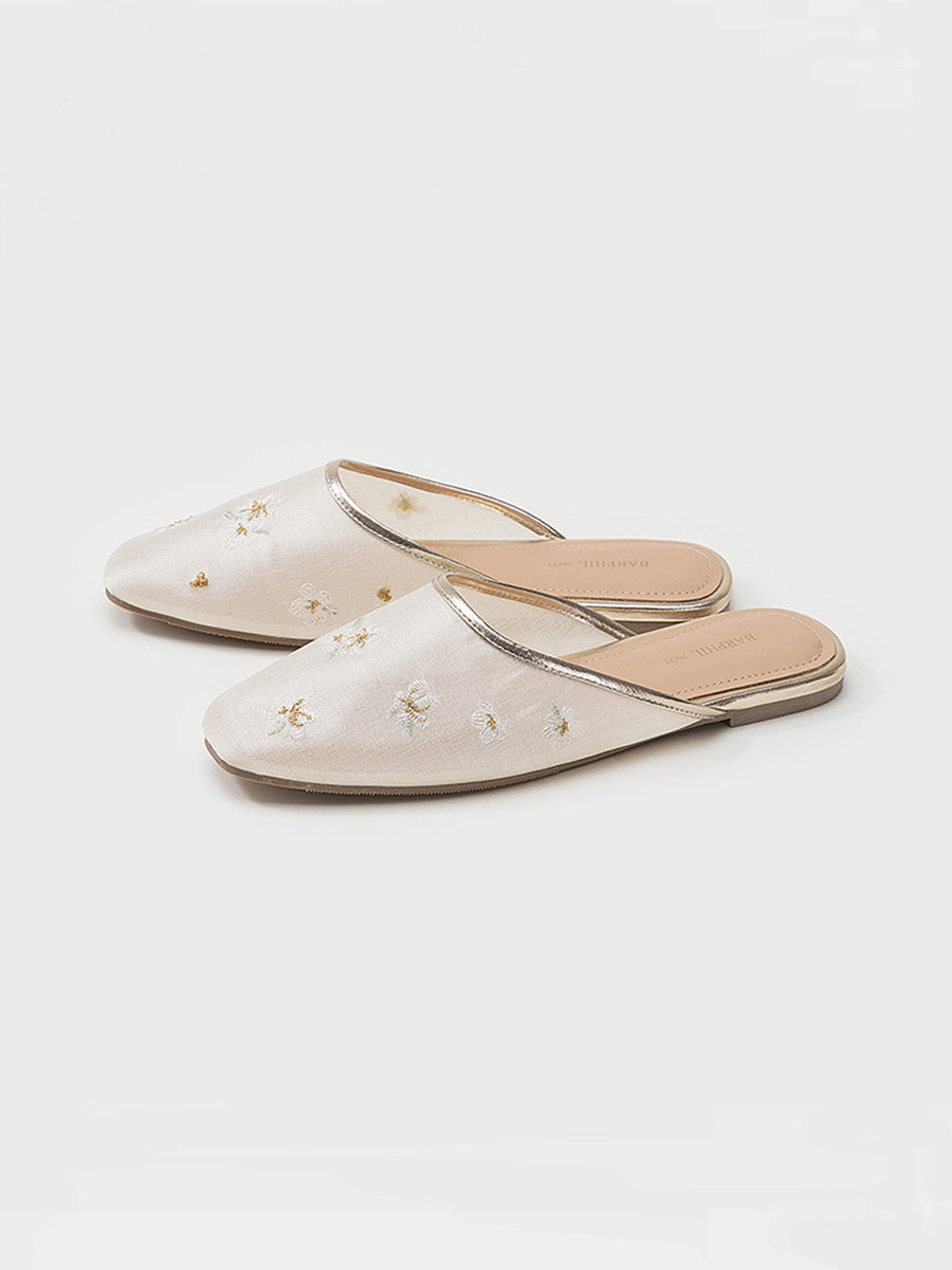 Oriental-Floral Mesh Closed-Toe Slippers