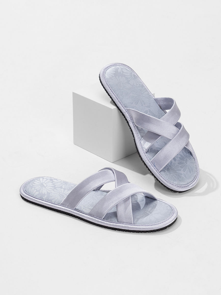 Eastern-Inspired Summer Slippers