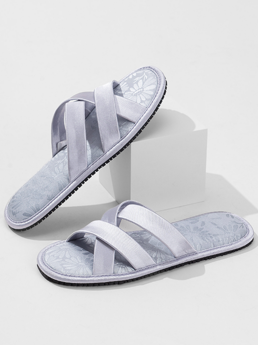Eastern-Inspired Summer Slippers
