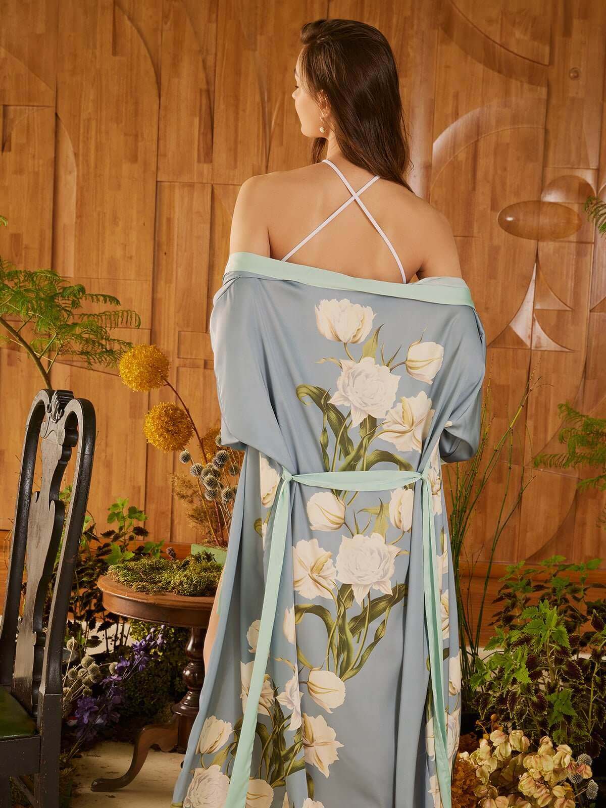 Styling Tips: How to Wear Your Flower Silk Robe with Confidence Styling Tips: How to Wear Your Flower Silk Robe with Confidence